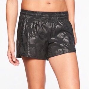 Athleta Racer Run Palm Print Shorts Black - Size Small